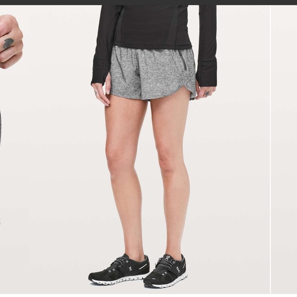 Lululemon Tracker Short V *4" size 6 - Picture 3 of 8